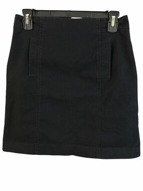 Ann Taylor Classic Black Textured Skirt. EC. 
Size 2